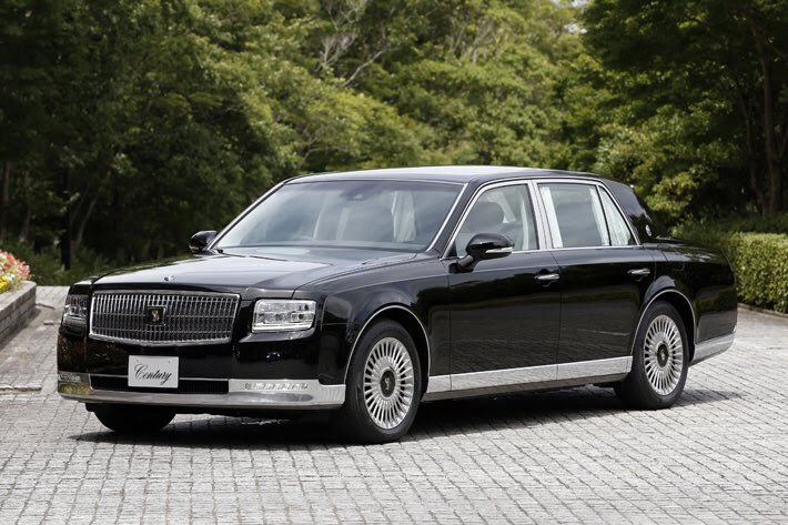 皇室のパレードに使う黒塗りの高級車がセンチュリーだと聞いたので どうか練習帰りのサッカー部員3人の乗ったｸﾙﾙｧに追突されないよう気をつけていただきたいね トレンドニュースアワー