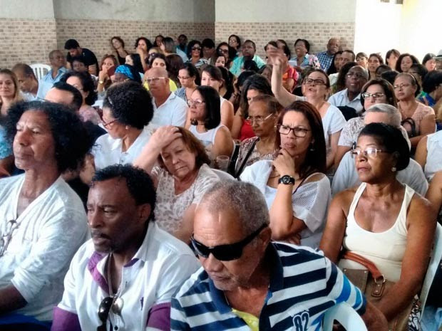 Assembleia reuniu servidores na manhã desta sexta-feira (Foto: Jéssica Smetak/TV Bahia)