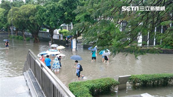 不斷更新圖多請進!桃機禮品大街淹水、淡水成為漂漂河 | 社會 | 三立新聞網 SETN.COM