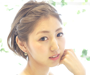 ショートカット ボブ ヘアアレンジ 学生 ２０代 ３０代女子から４０代女性の簡単 時短のモテ髪 ショートボブの編み込み ストレート 前髪のヘアスタイル 髪型特集 Bijoh ビジョー