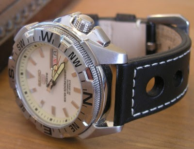 compass_on_leather