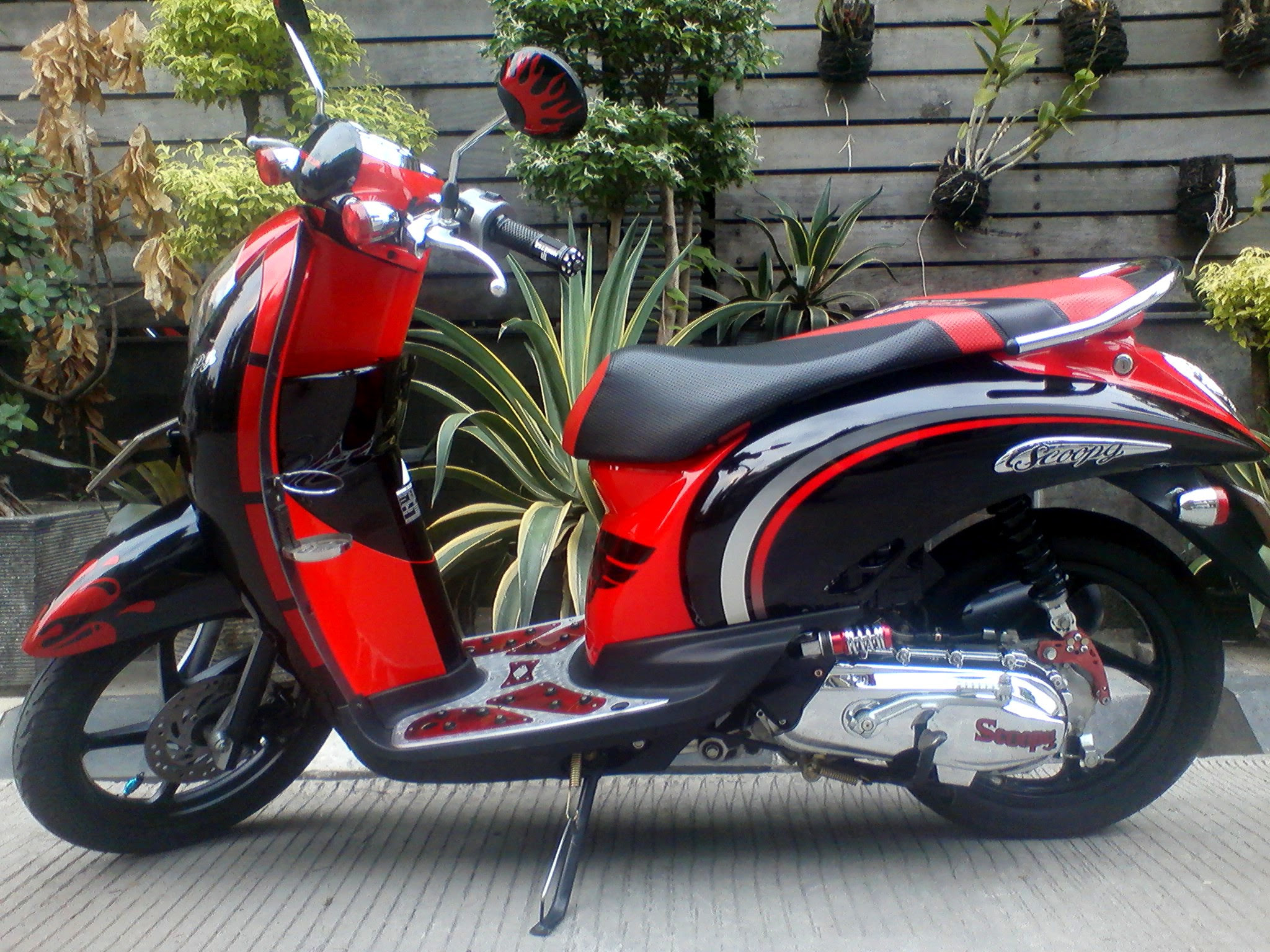 Kumpulan Modifikasi Motor Scoopy Tahun 2012 Terbaru Dan Terlengkap