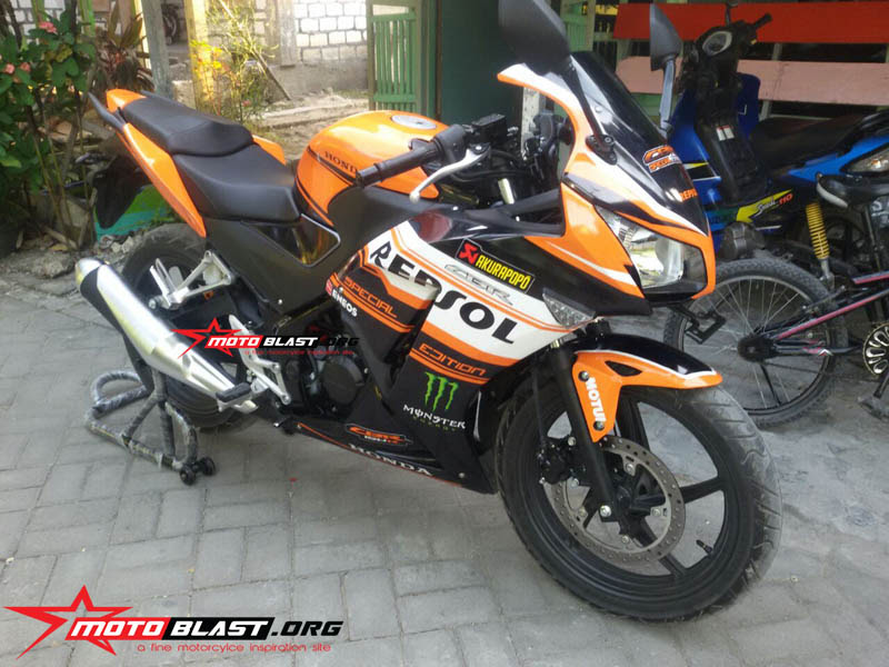 Modifikasi cbr150r black menjadi Repsol Modifikasi cbr150r black menjadi Repsol