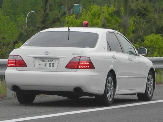 覆面パトカー