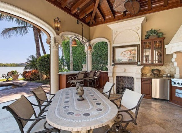 These Amazing Outdoor Kitchens Make Eating Inside Completely ...