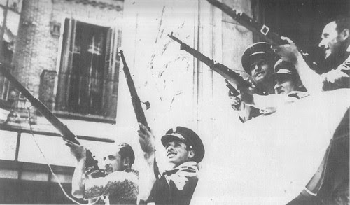 Guardias de Asalto en el Hotel Castilla de Toledo en verano de 1936