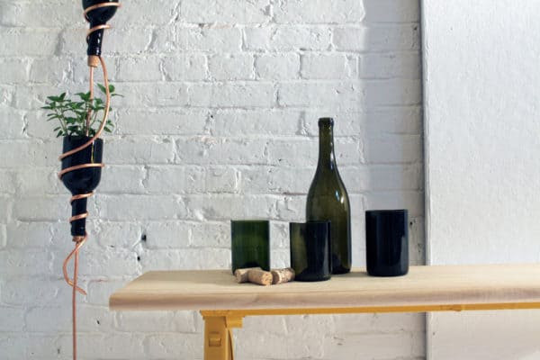 DIY: Wine bottles hanging herb garden | Recyclart
