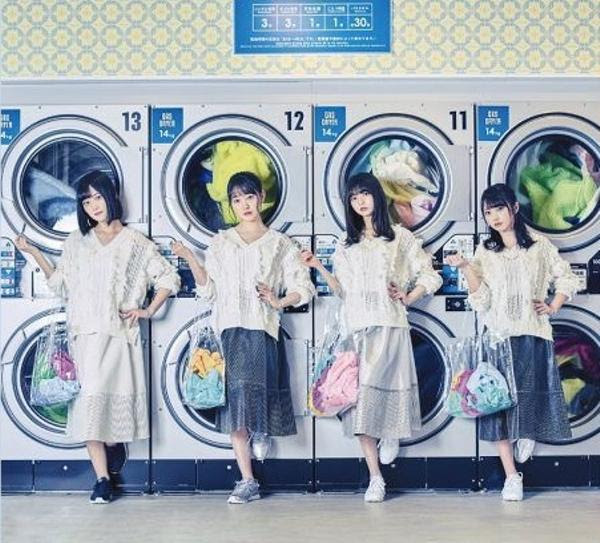 回っている洗濯物の中にある下着を見ようとするヤツに対する威嚇が可愛い 19年04月13日の人物2人以上のボケ ボケて Bokete