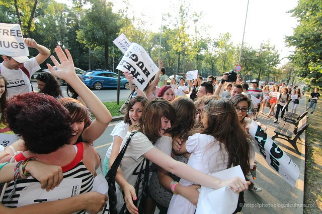 free hugs