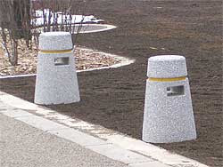 ケント商事株式会社 製品紹介 外構 公園 バリカー 車止め 旗ざお フェンス 門扉 自転車置き場 物置 シェルター ベンチ トイレ施設 疑木 ツリーサークル マンホール フラワーモニュメント 案内板 自然石