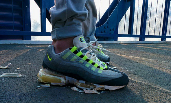 O.G. Nike Air Max 95 Sample Crumbling | Complex