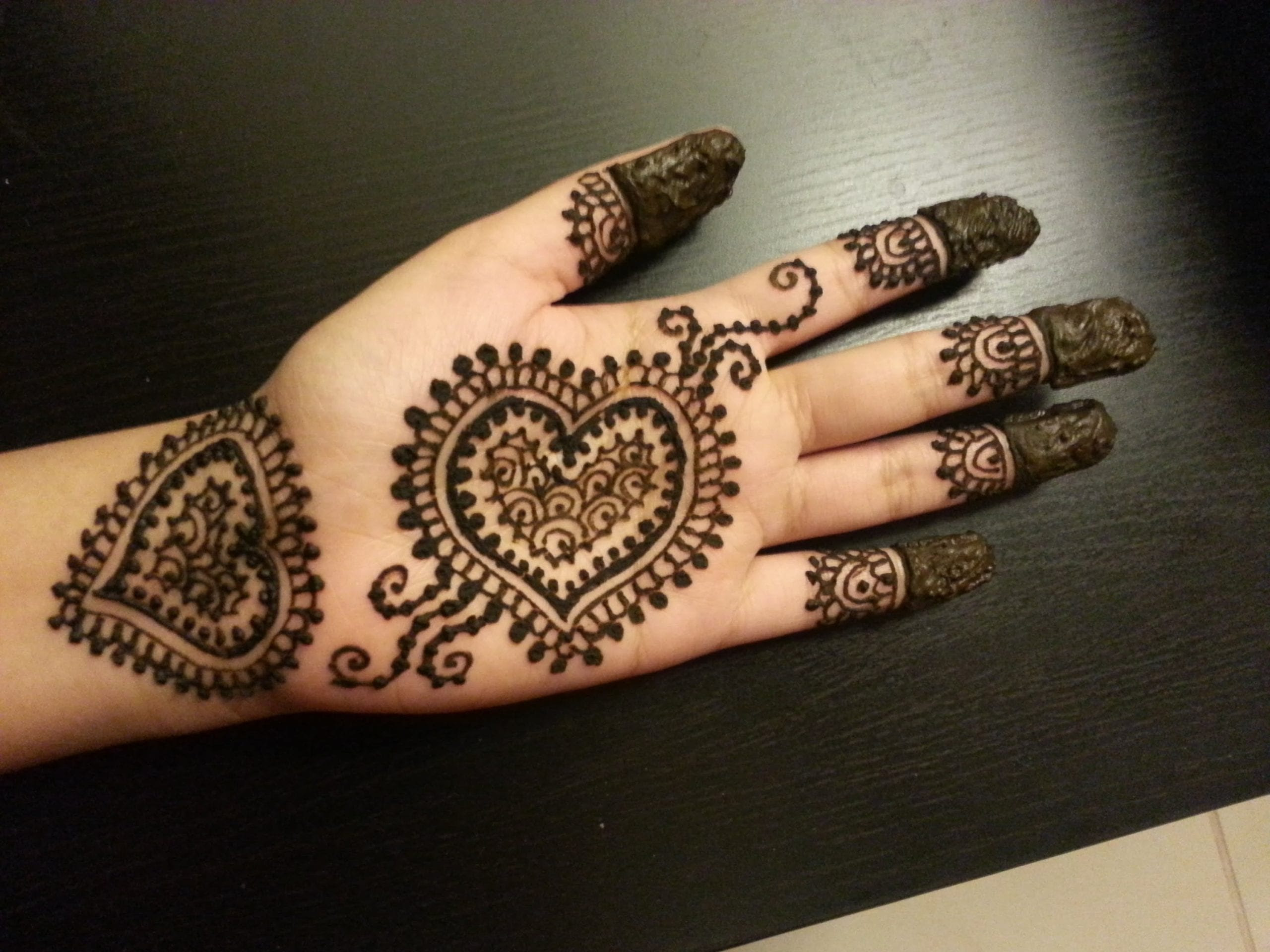 30 Easy Henna Mehndi Designs That You Can Draw Yourself Listaka