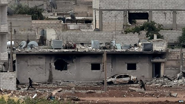 Kurdish defenders on the streets of Kobane, 16 Oct
