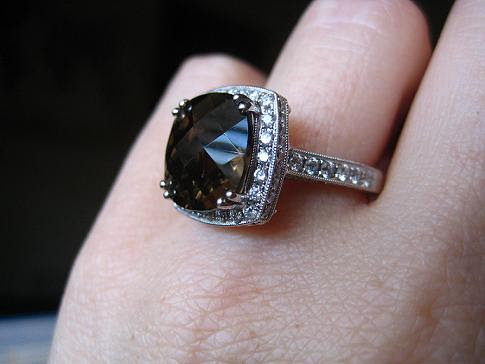 Wedding rings precious stones