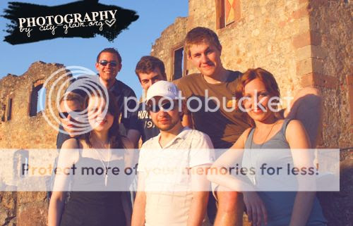 http://i402.photobucket.com/albums/pp103/Sushiina/weekend2.jpg