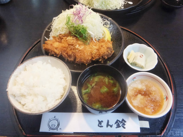 ミシュランガイド とん鈴 柿生駅 川崎市麻生区 名物ジャンボかつ定食 ロースかつ定食 ビブグルマン 日々飽食