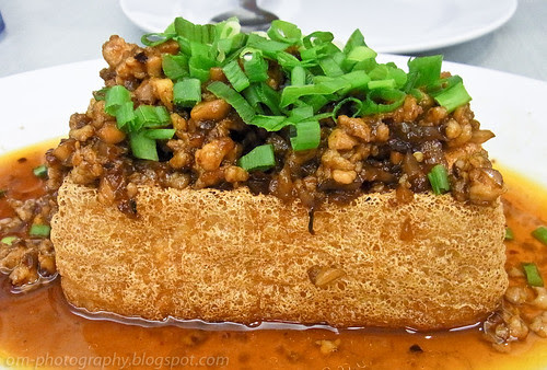 Golden tofu with minced meat R0017835 copy