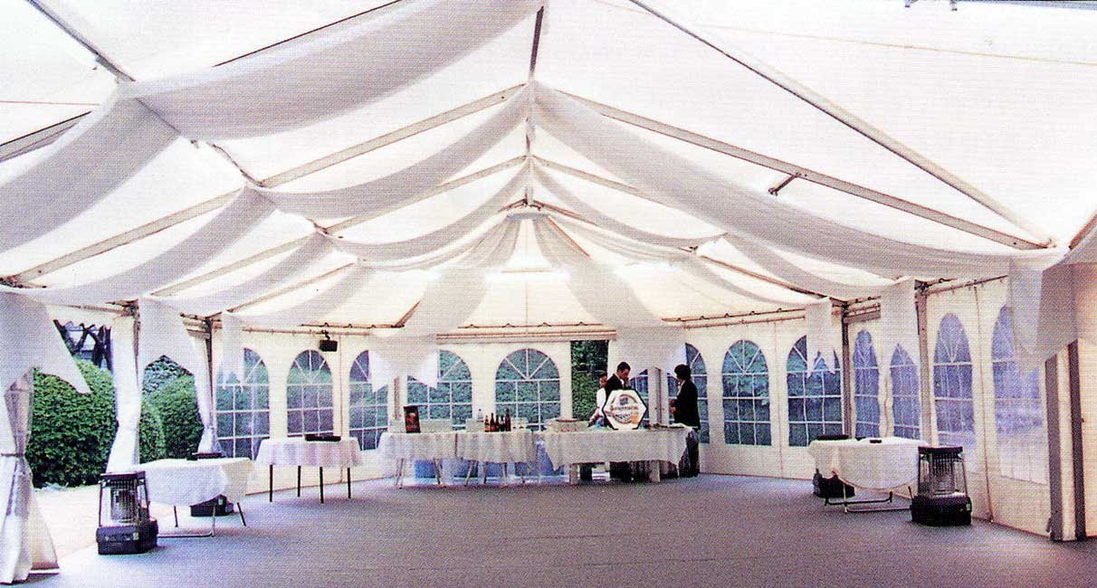 青森県テントシート工業組合の青 成 年部の活動です