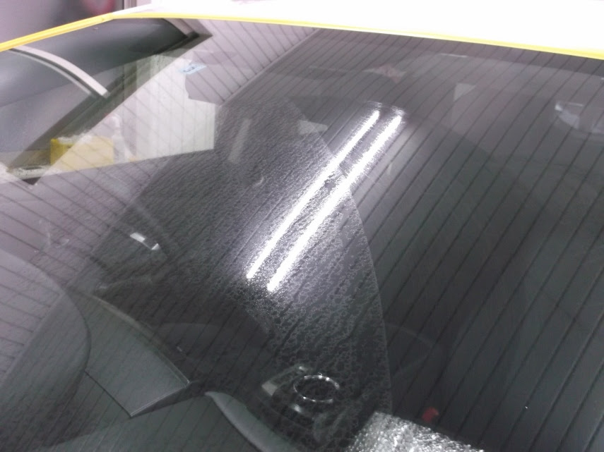 窓ガラス ウロコ取り