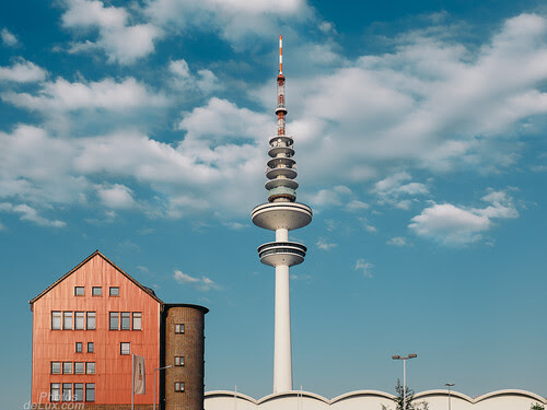 A little VSCO Film adjustment in LightRoom gave the X100Simage this look
