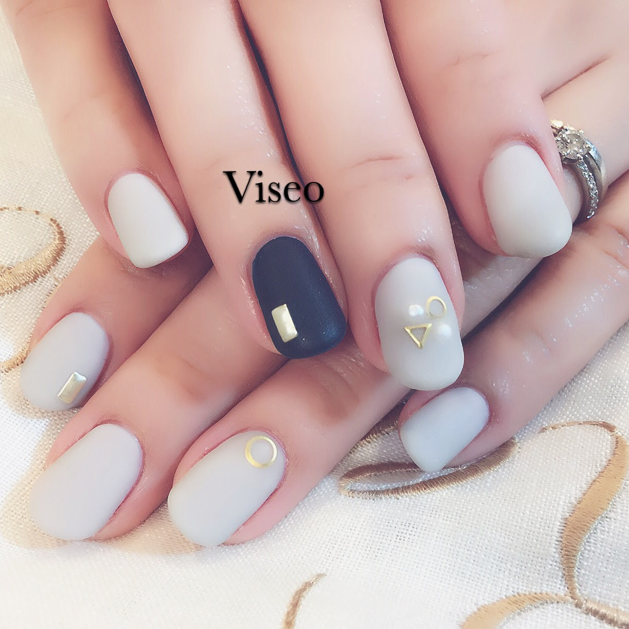 グレーとネイビーのマットコート 恵比寿 広尾プライベートネイル