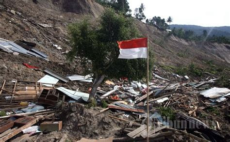 rumah rusak akibat gempa  kabupaten brebes