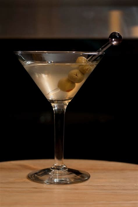 dirty martini  year  cocktails