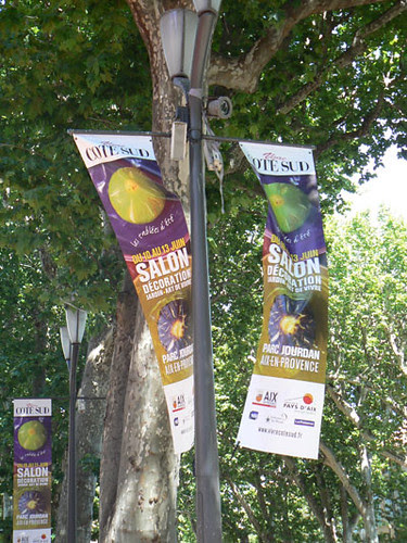 affiches côté sud sur cours mirabeau.jpg