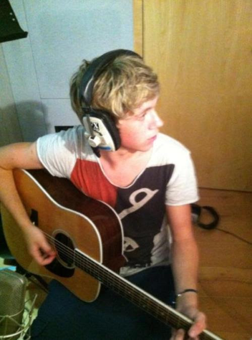 
Niall en el estudio - 27/07
