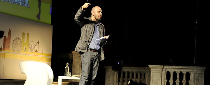 “Boschi si dimetta”. E il Pd attacca Saviano: “Strumentale”. Lui: “Leopolda riunione di vecchi arnesi affamati”