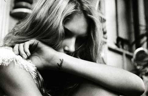 This spring, Italian Vogue showed their models covered in tattoos! A little!