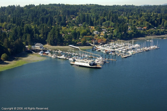 Bainbridge Island Marina &amp; Yacht Club in Bainbridge Island, Washington ...