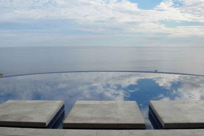 The Most Beautiful Infinity Pools (25 pics)