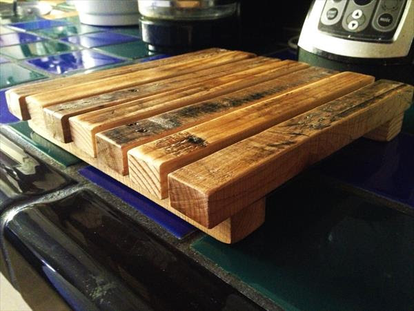 DIY Recycled Pallet Trivet for Pots and Pans Pallet 