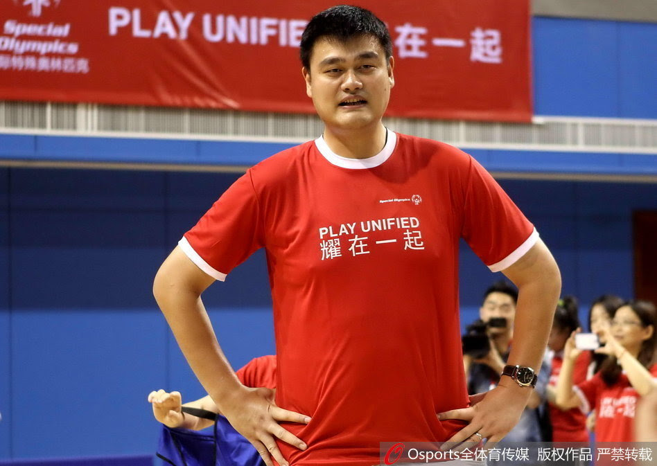 姚明参加活动身材发福严重 高清图集 新浪网