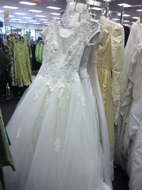 shopping   wedding dress dont underestimate  store