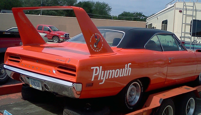 Plymouth Road Runner Superbird