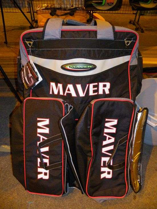 Un fourre-tout impressionnant....muni de deux sacs à utiliser ...