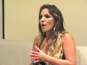 Anamara após deixar a casa do 'BBB13' (Foto: Léo Martinez/EGO)