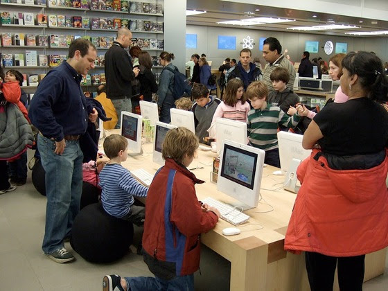 Apple Stores Replace Kids' Table iMacs With iPads
