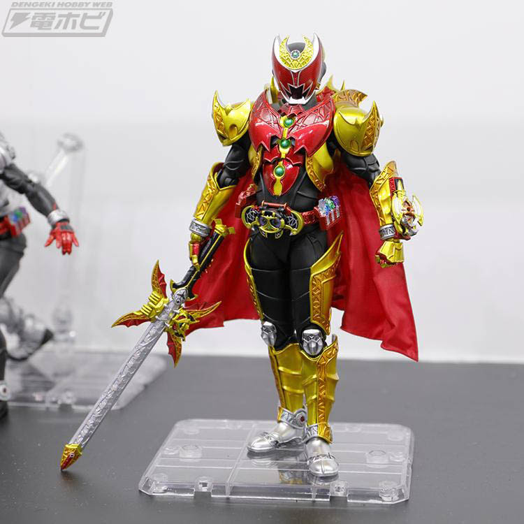 仮面ライダーキバ 真骨彫製法のエンペラーフォームかっこいいな 仮面ライダーが戦う悪者はショッカーでいいの
