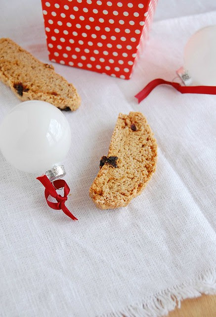 Cinnamon and cherry biscotti / Biscotti de canela e cereja
