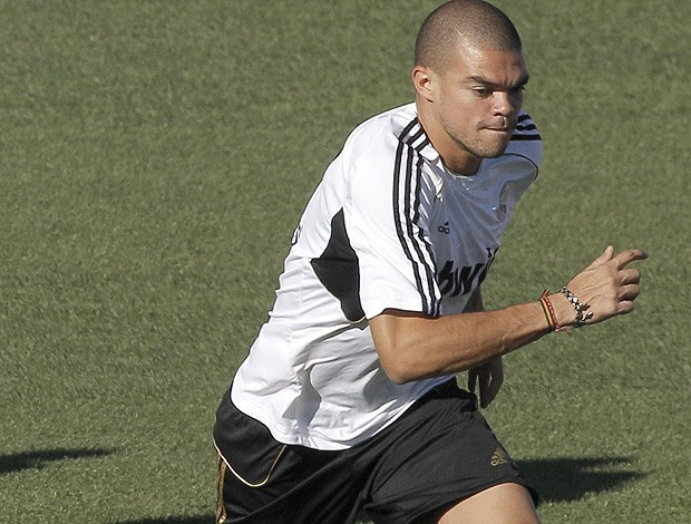 pepe real madrid treino (Foto: Agência EFE)