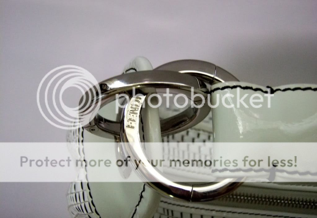 http://i935.photobucket.com/albums/ad199/bagzies/FendiWhite03.jpg?t=1291031484