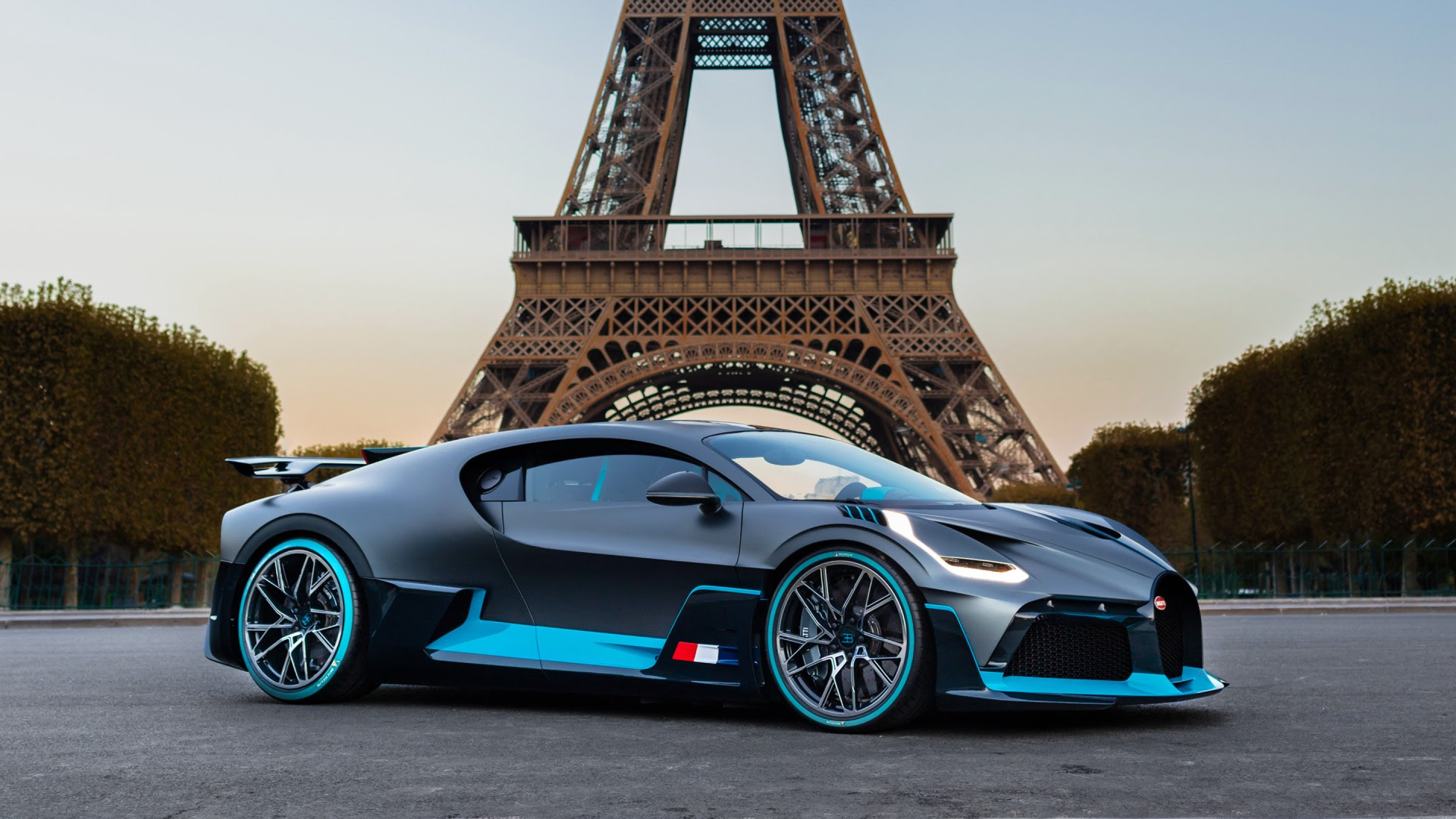 Bugatti Divo in Paris Wallpaper | HD Car Wallpapers | ID #11345