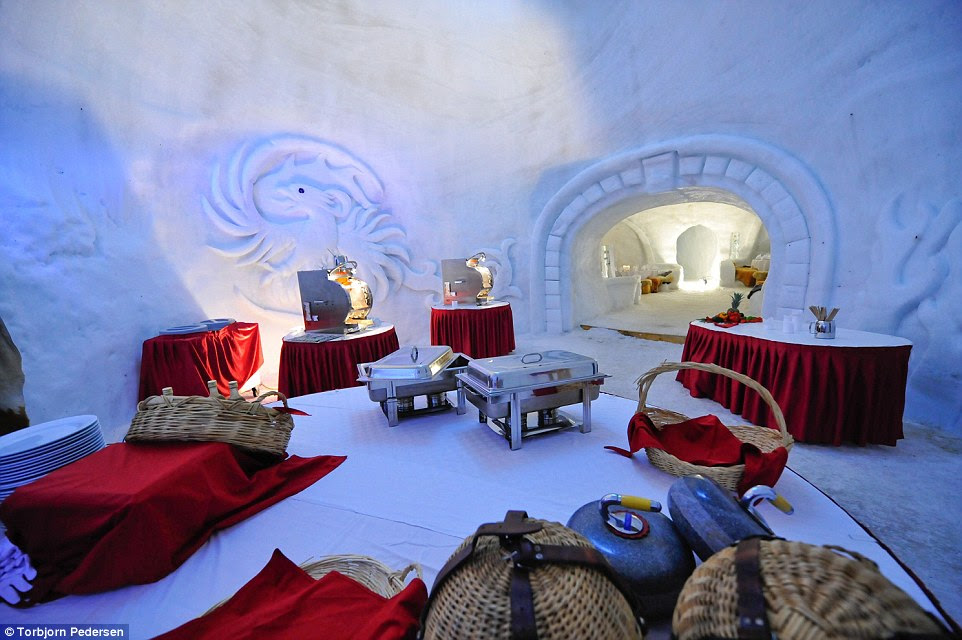 After a chilly night, guests can warm up with a huge breakfast, served with lost of coffee and pastries