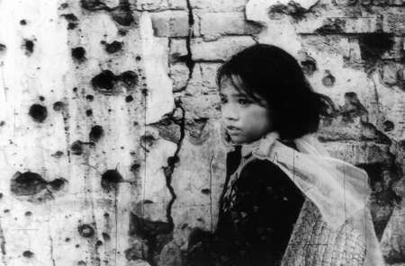 Em Bé Hà Nội (1974)