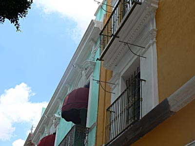 maisons colorées à Puebla.jpg