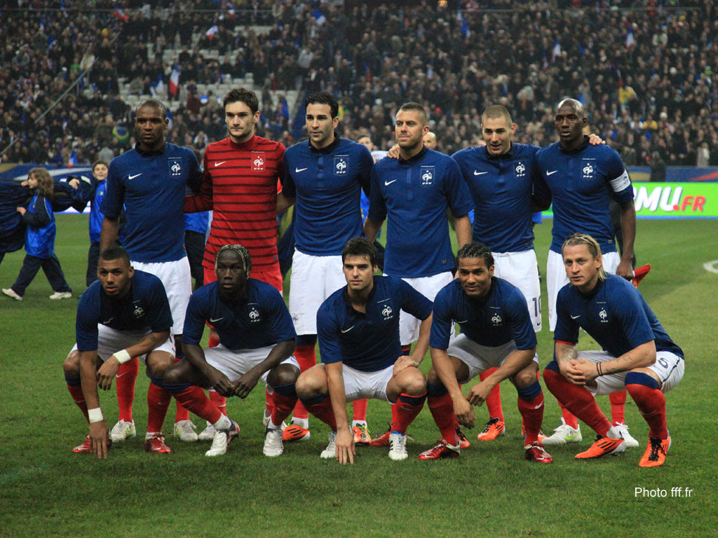 Tournée des nouveaux stades pour l'équipe de France de ...