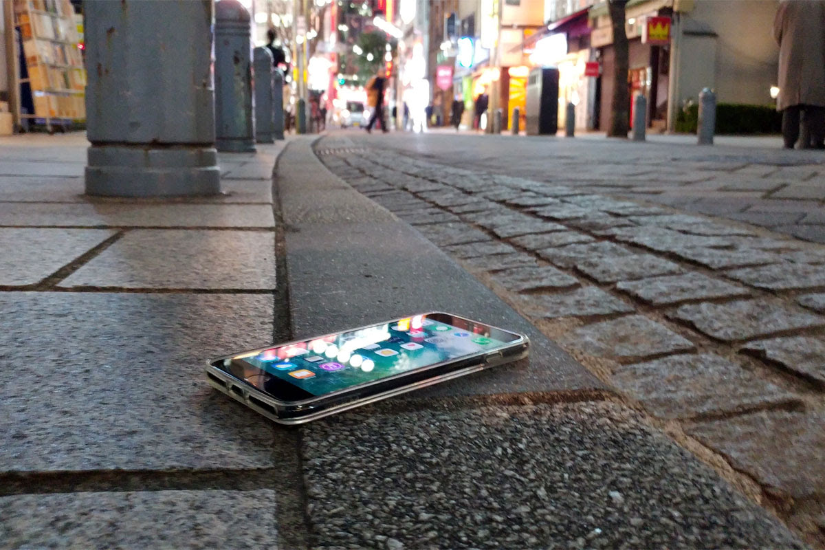 スマホを拾ったらどこに届ける 携帯各社に聞いてみた ケータイ Watch